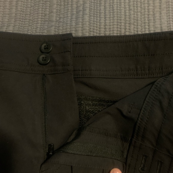 Mid length Cargo shorts - Picture 3 of 5